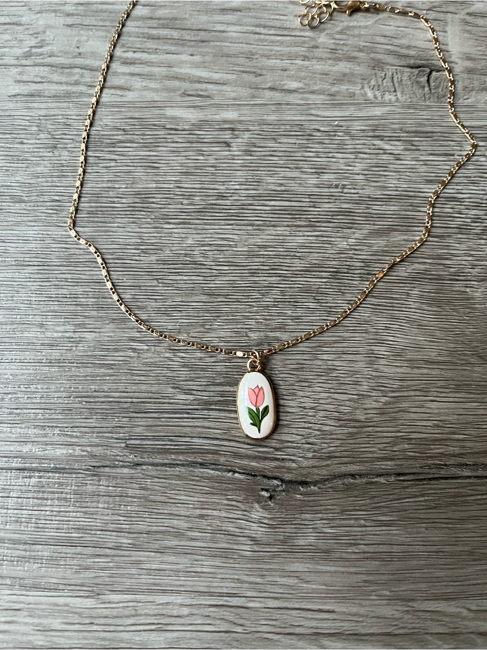 Gold-Tone Necklace with Pink Tulip Oval Pendant